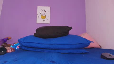 Snapshot of valery_97 chatting on February 15, 3:09 am Valeryn online show from February 15, 3:09 am