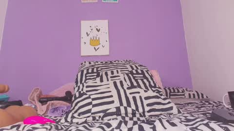 Snapshot of valery_97 chatting on February 19, 3:06 am Valeryn online show from February 19, 3:06 am