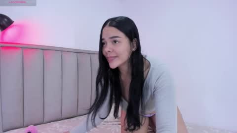 Snapshot of valery__nova chatting on March 4, 4:52 pm Cris online show from March 4, 4:52 pm