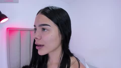Snapshot of valery__nova chatting on October 11, 11:18 pm Cris online show from October 11, 11:18 pm
