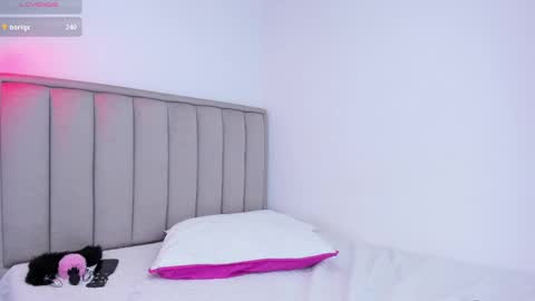 Snapshot of valery__nova chatting on February 19, 3:16 pm Cris online show from February 19, 3:16 pm