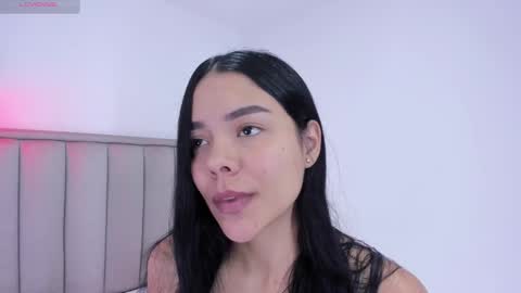 Snapshot of valery__nova chatting on February 17, 3:11 pm Cris online show from February 17, 3:11 pm