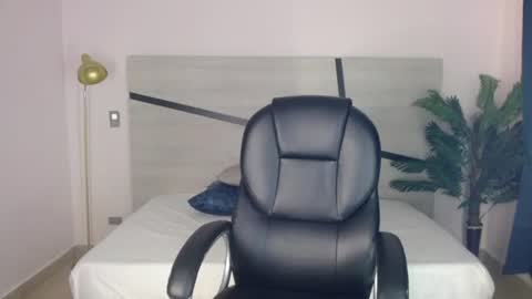 valery_restrepo online show from August 4, 8:26 pm