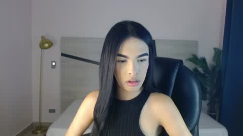 valery_restrepo online show from July 21, 8:20 pm