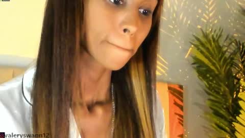 Snapshot of valery_swan1 chatting on December 8, 5:18 am Valery swan1 online show from December 8, 5:18 am