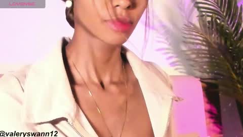 Snapshot of valery_swan1 chatting on February 18, 11:55 am Valery swan1 online show from February 18, 11:55 am
