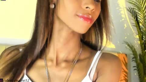 Snapshot of valery_swan1 chatting on December 9, 9:37 pm Valery swan1 online show from December 9, 9:37 pm