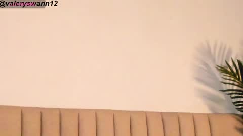 Snapshot of valery_swan1 chatting on January 27, 12:54 am Valery swan1 online show from January 27, 12:54 am