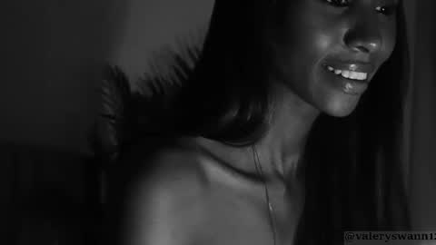 Snapshot of valery_swan1 chatting on October 10, 5:01 am Valery swan1 online show from October 10, 5:01 am