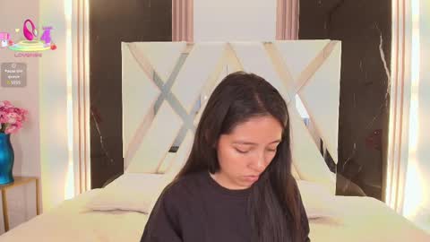Snapshot of valery_wang chatting on March 5, 11:38 am Val online show from March 5, 11:38 am