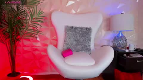 Snapshot of valerydiamond_ chatting on September 22, 1:59 am Valery online show from September 22, 1:59 am