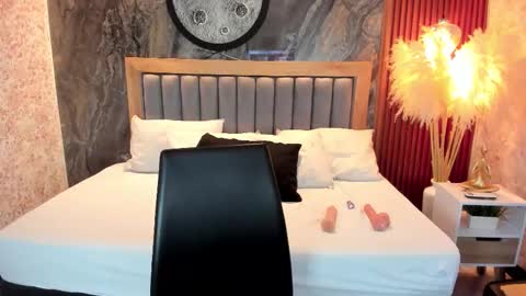 Valerie Shadey  online show from December 15, 8:03 pm