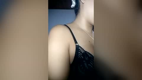 Hello Im Valeska a pleasure to meet you and have you here  online show from July 29, 12:05 pm