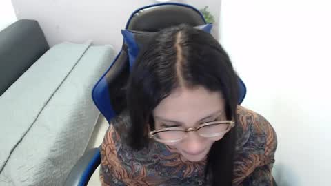 valevicious online show from April 2, 1:52 pm