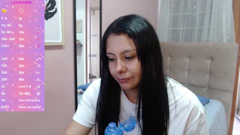 Snapshot of valevicious chatting on December 16, 7:00 pm valevicious online show from December 16, 7:00 pm
