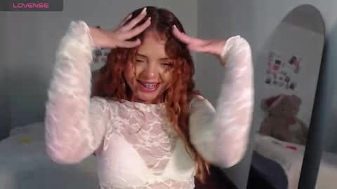 VALIENTE  online show from November 29, 3:43 am