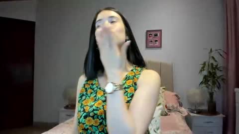 Macarena online show from October 30, 5:10 am