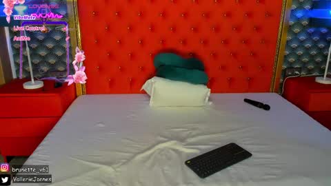 Snapshot of valleriejonnes chatting on March 1, 8:56 am Valerie Val V online show from March 1, 8:56 am