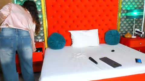 Valerie Val V online show from June 8, 1:34 pm