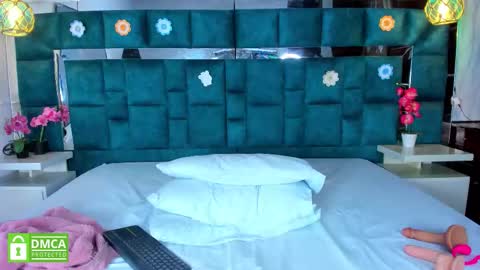 valtira nova online show from January 11, 7:30 pm