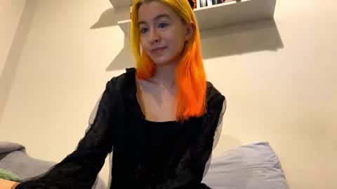 Emily online show from February 19, 3:11 pm