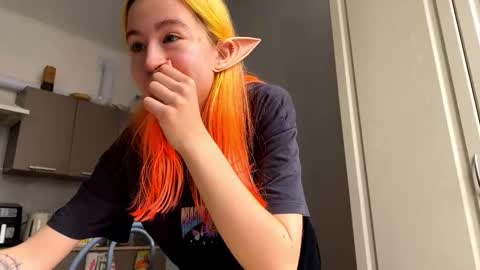 Emily online show from March 3, 7:25 am