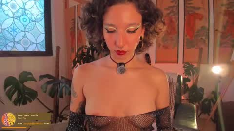 Snapshot of valyturner chatting on September 10, 10:43 pm online show from September 10, 10:43 pm