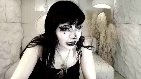 vampkitty_r online show from February 10, 1:36 pm