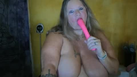 vampwoman online show from June 14, 8:15 am