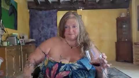 vampwoman online show from November 4, 3:17 pm