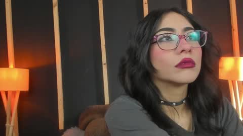 vampy_dolll online show from December 29, 2:00 pm