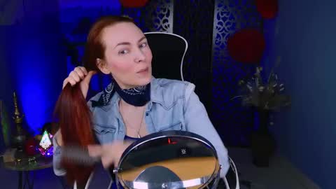 Snapshot of vandarossi chatting on March 12, 5:24 am Vanda online show from March 12, 5:24 am
