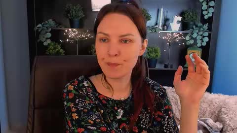 Vanda online show from November 15, 9:54 am