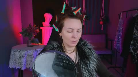 Snapshot of vandarossi chatting on January 19, 5:48 am Vanda online show from January 19, 5:48 am