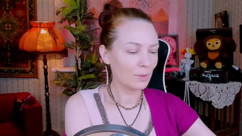 Snapshot of vandarossi chatting on December 13, 6:31 am Vanda online show from December 13, 6:31 am