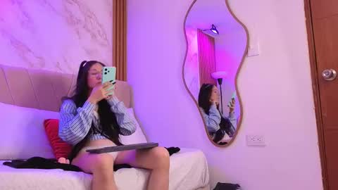 vane_coral online show from March 18, 1:05 pm