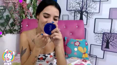 Snapshot of vanesa_19_ chatting on October 4, 12:55 pm VANESA online show from October 4, 12:55 pm