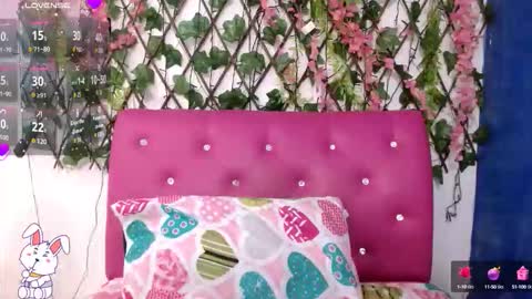Snapshot of vanesa_19_ chatting on September 19, 12:59 pm VANESA online show from September 19, 12:59 pm