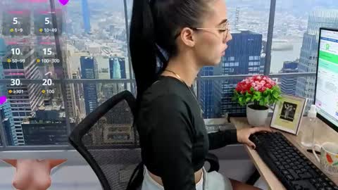 Snapshot of vanesa_19_ chatting on September 16, 12:57 pm VANESA online show from September 16, 12:57 pm