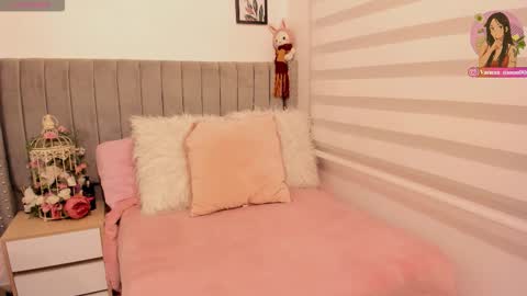 vanesa_moon_ online show from March 29, 12:31 am