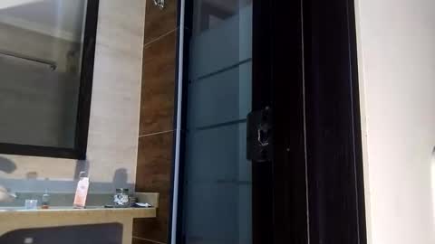 vanessa and samantha online show from February 19, 6:51 pm