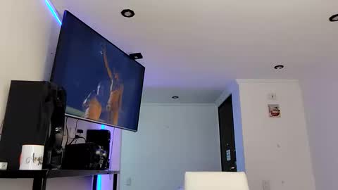 vanessa and samantha online show from March 12, 7:44 am