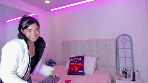 Vane  online show from May 16, 12:46 am