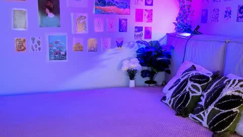 Vanessa online show from April 6, 2:40 pm