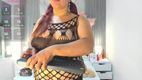 vanessahard_as online show from November 11, 8:06 pm