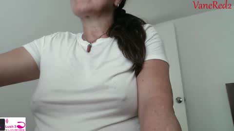 Snapshot of vanessared2 chatting on February 7, 9:58 pm Vanesared2 online show from February 7, 9:58 pm
