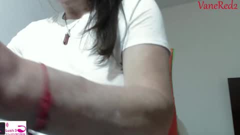 Snapshot of vanessared2 chatting on February 13, 2:01 am Vanesared2 online show from February 13, 2:01 am