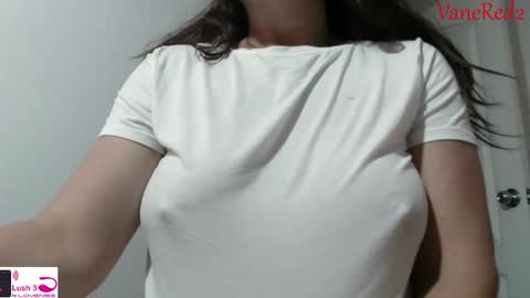 Snapshot of vanessared2 chatting on February 20, 11:32 pm Vanesared2 online show from February 20, 11:32 pm