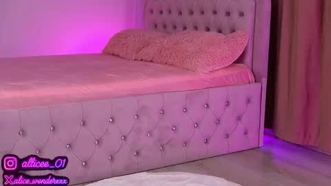 Snapshot of vanessasimon chatting on September 17, 6:00 am Vanessa Simon online show from September 17, 6:00 am