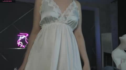 Mia online show from May 13, 7:58 am